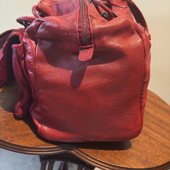 Vince Camuto  carry the gift Shoulder bag  gunmetal holiday Red  large front bow - Picture 6 of 15